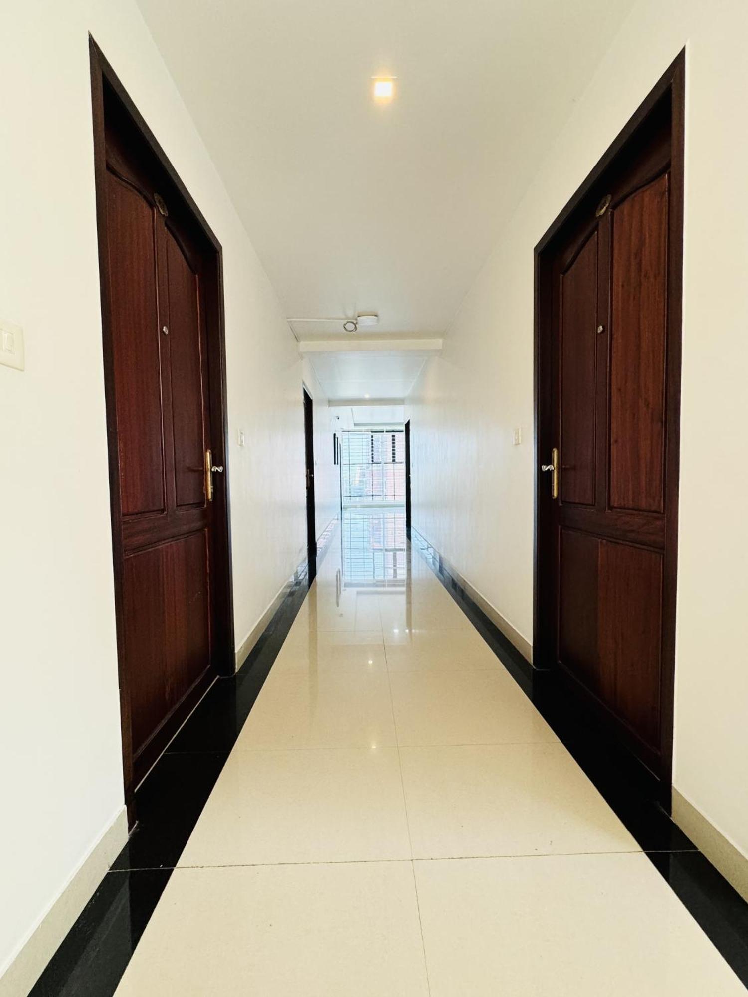 Royal International Hotel Trippapur Екстериор снимка